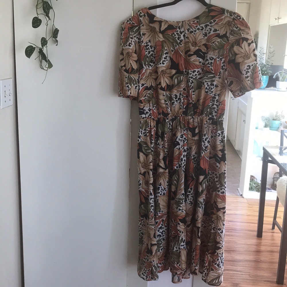 Vintage dress with super cute print!